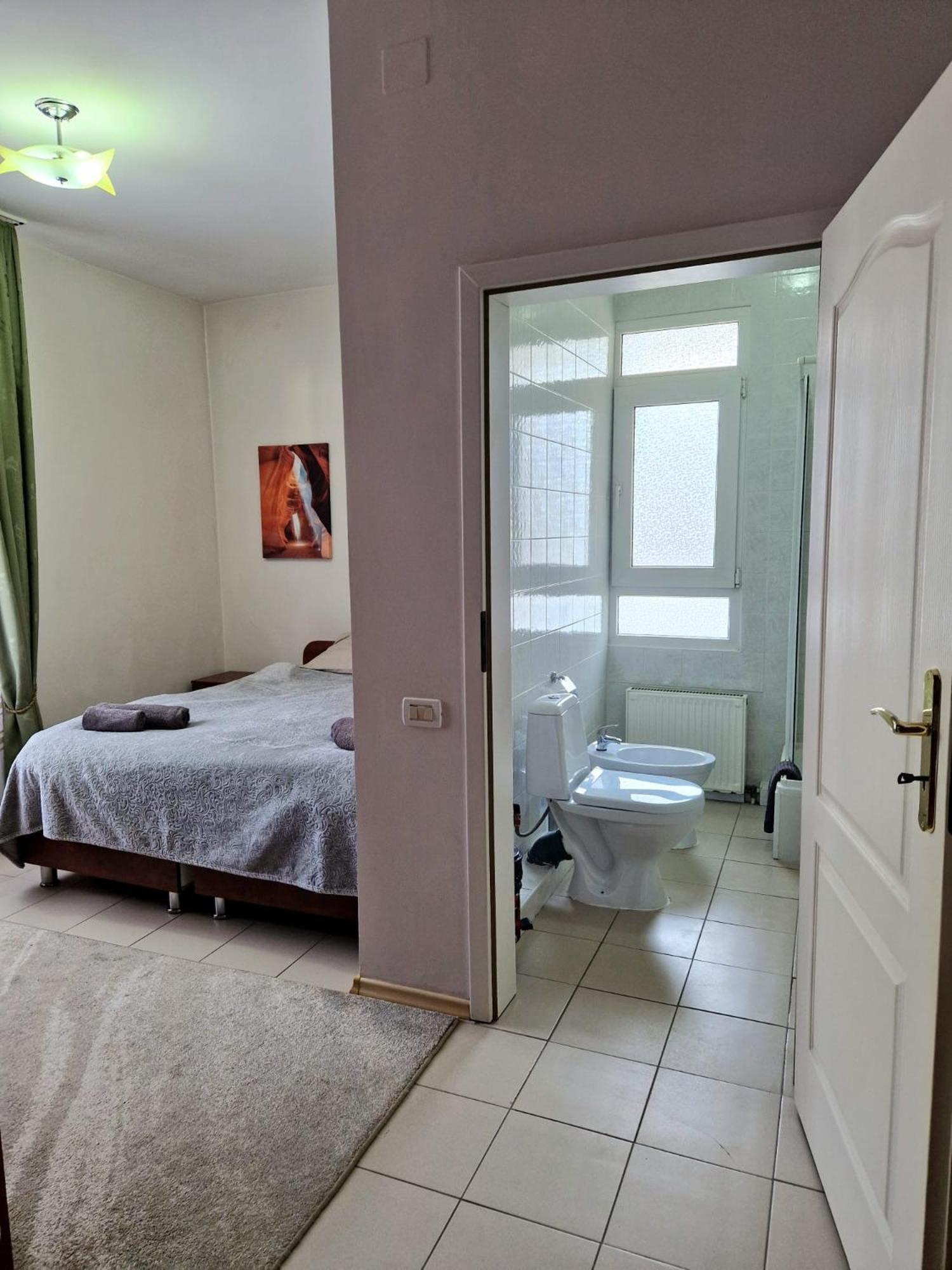 White House Aparthotel Белци Екстериор снимка